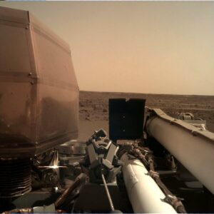 Early image of Mars from the InSight lander