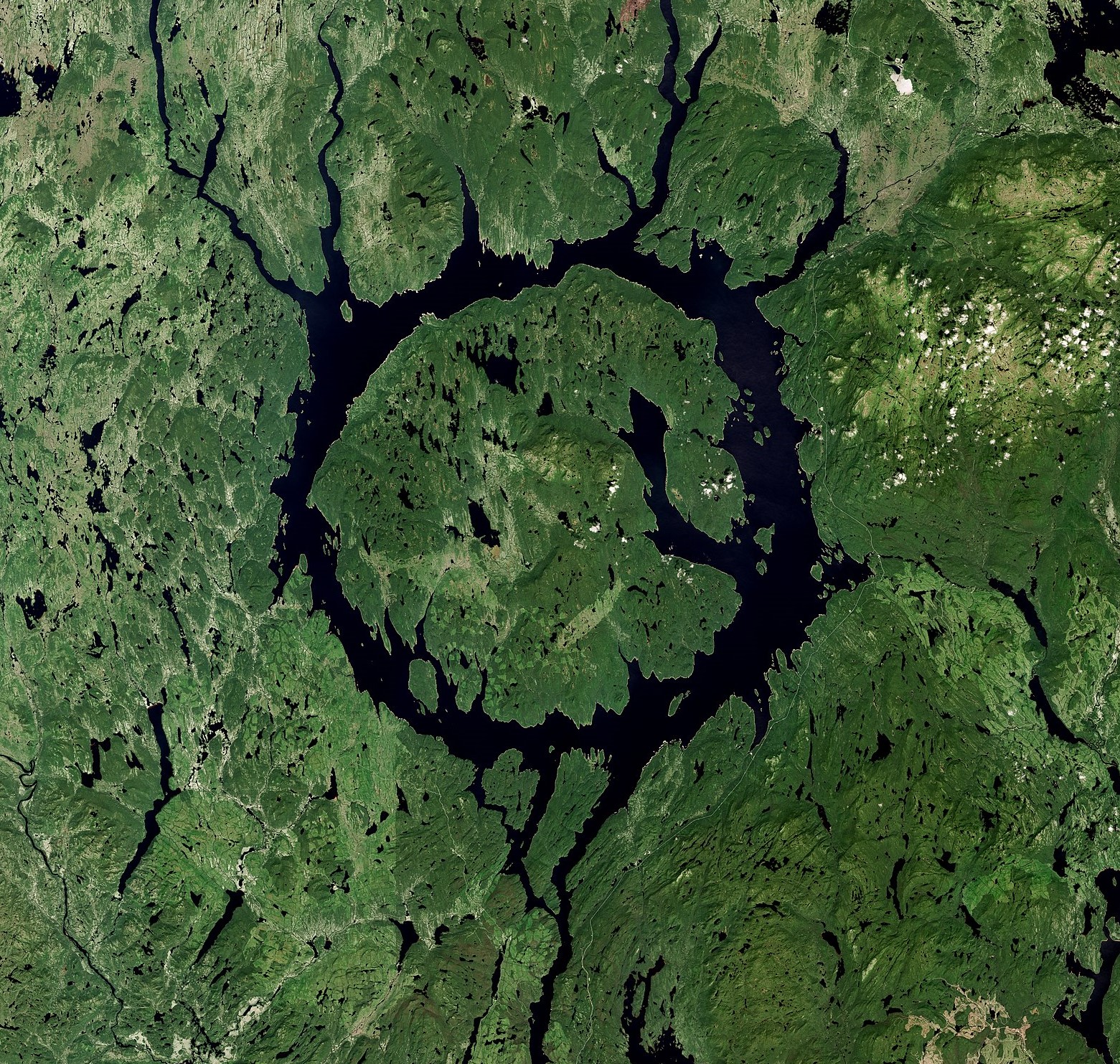 manicouagan crater, quebec