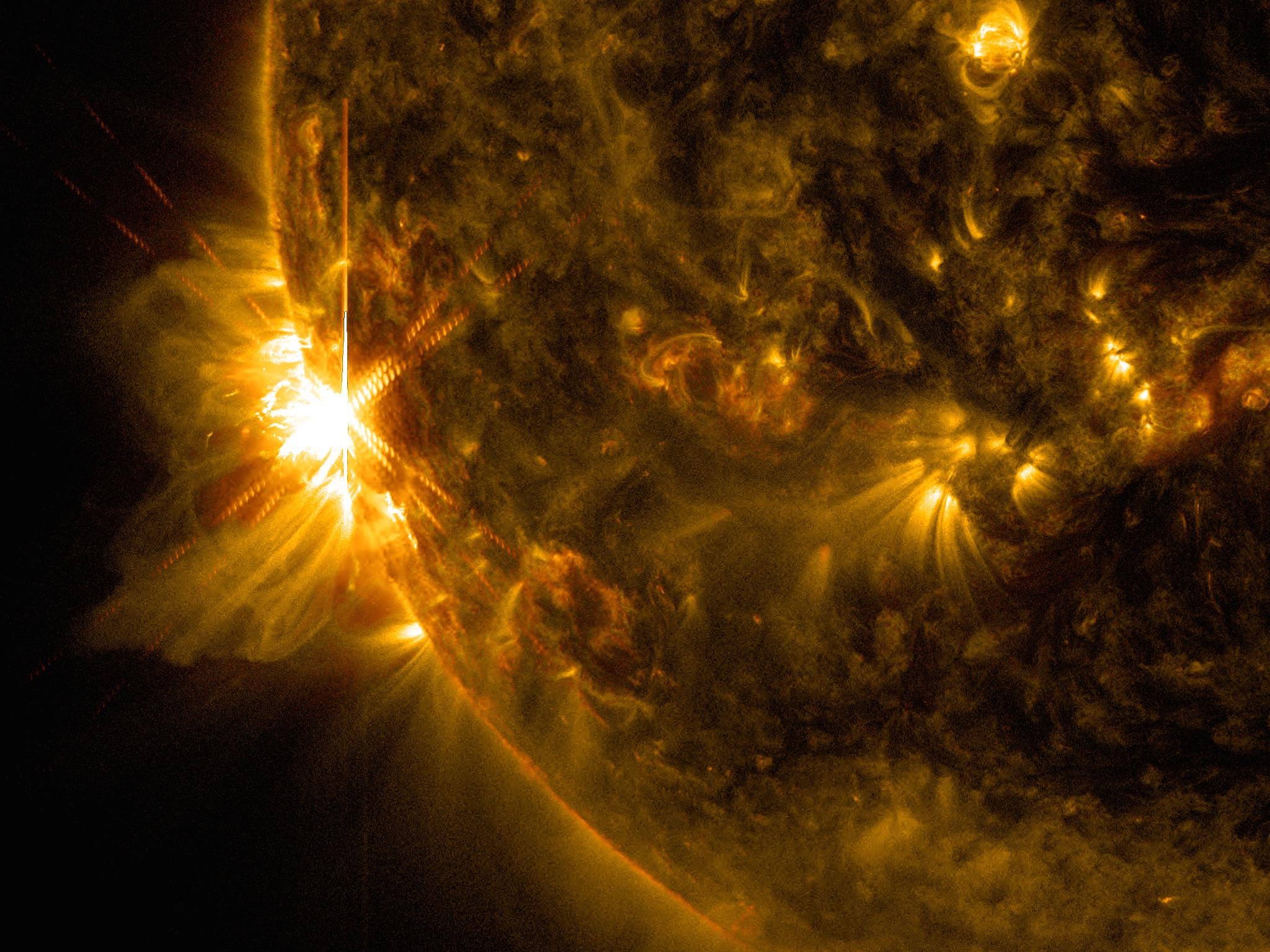 an x-flare erupts from the sun